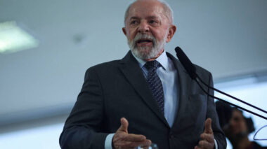 Quaest: Lula tem avaliação negativa de 43% e positiva de 26%, no pior patamar do mandato