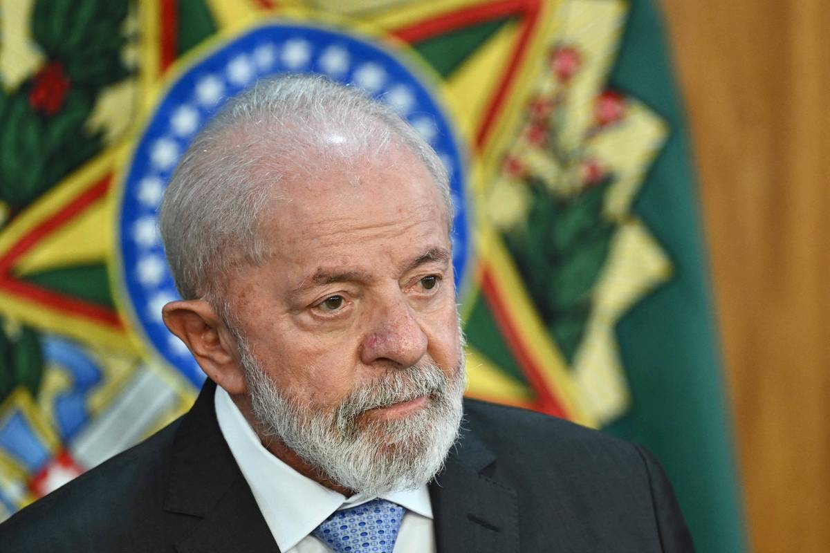 No momento, você está visualizando Lula pede que STF suspenda todas as ações de vítimas do INSS contra o governo