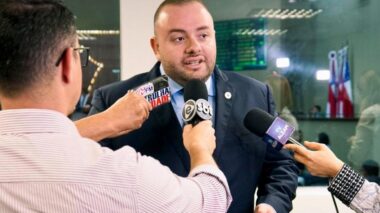 Deputado Fausto Jr. critica nota de Lula sobre conflito internacional: “Não nos leve para além dos nossos problemas internos”.