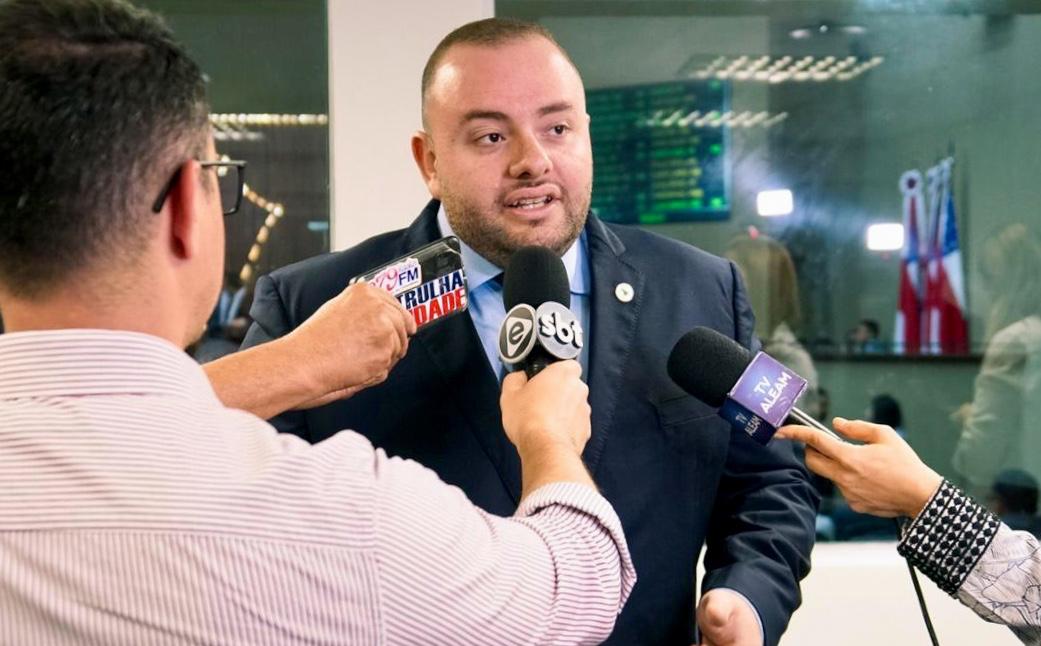 No momento, você está visualizando Deputado Fausto Jr. critica nota de Lula sobre conflito internacional: “Não nos leve para além dos nossos problemas internos”.