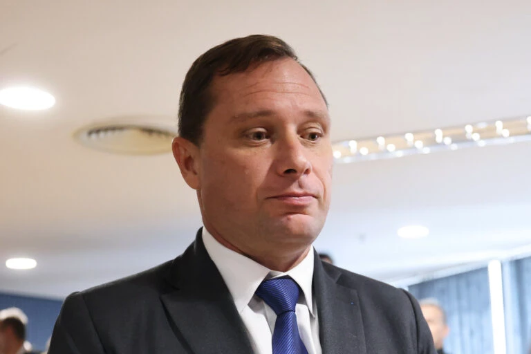 No momento, você está visualizando Meta confirma ao STF perfil criado com e-mail de Mauro Cid
