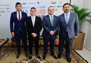 Leia mais sobre o artigo Prefeito David Almeida participa da abertura da “Semana Solo Seguro – Favela 2025” e destaca avanços na regularização fundiária em Manaus