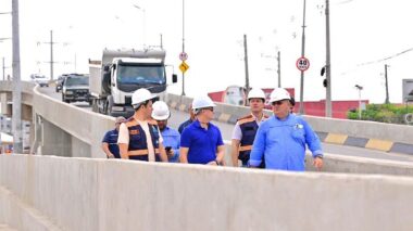 Prefeito David Almeida acompanha de perto reta final das obras do Complexo Viário Rei Pelé