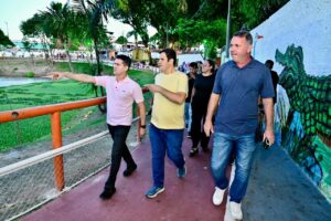 Leia mais sobre o artigo Prefeito David Almeida acompanha testes finais e confirma entrega de praça molhada na lagoa da Compensa nesta quarta-feira, 18