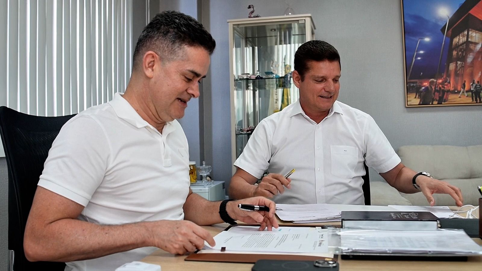 No momento, você está visualizando Prefeito David Almeida assina projeto de lei que assegura o Passe Livre Estudantil aos alunos da rede municipal