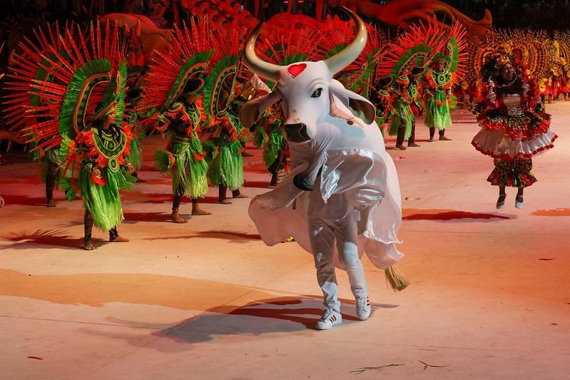 No momento, você está visualizando Festival de Parintins 2025: Garantido encerra segunda noite celebrando as expressões artísticas brasileiras no Bumbódromo