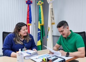 Leia mais sobre o artigo Prefeito David Almeida unifica datas-base e garante reajuste salarial a todos os servidores municipais de Manaus