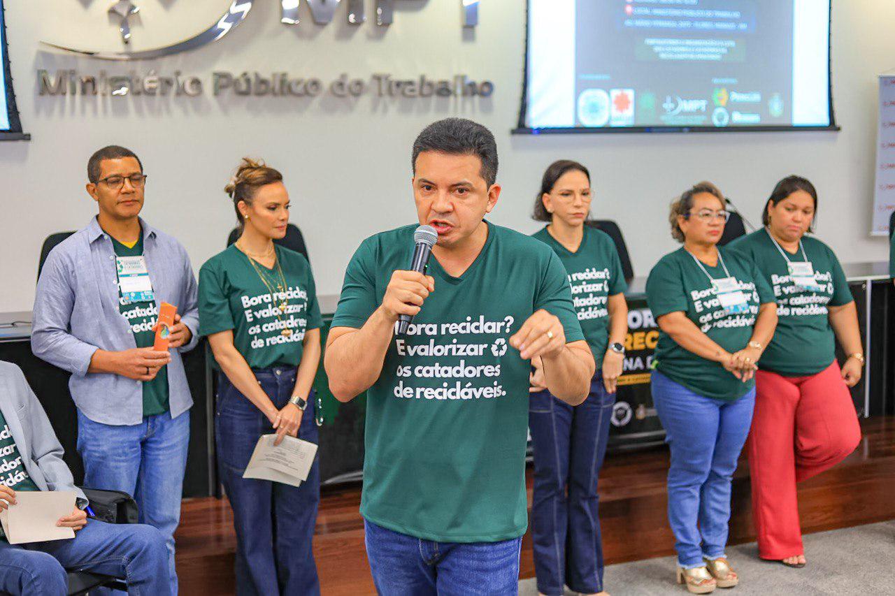 No momento, você está visualizando Deputado Delegado Péricles cobra informações dos municípios sobre gestão de resíduos e condições de trabalho de catadores no AM