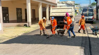 Prefeitura de Manaus atinge marca de 96 ruas recuperadas com asfalto no ‘Mutirão no bairro’ Alvorada