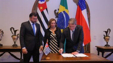 Governadores Wilson Lima e Tarcísio de Freitas firmam convênio para realização de 2,5 mil exames de DNA no Amazonas