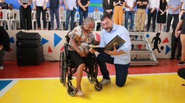 Governador Wilson Lima entrega mil títulos no Vale do Sinai e ultrapassa 19 mil famílias com imóveis regularizados no Amazonas