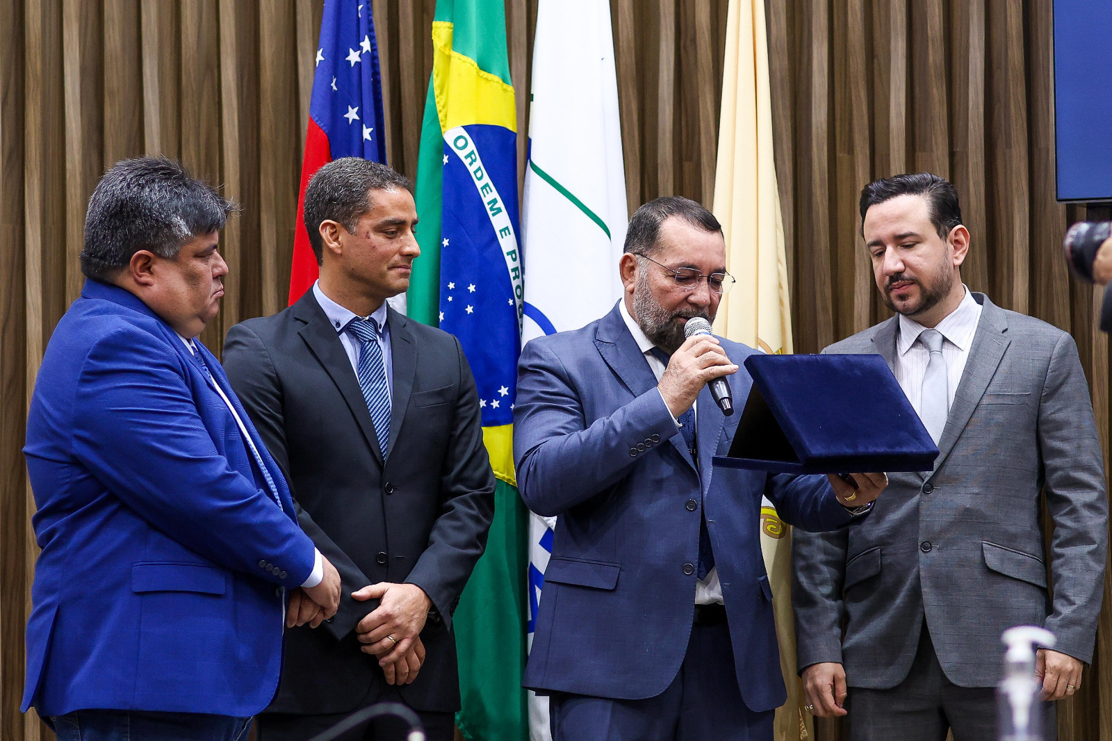 No momento, você está visualizando Prefeitura de Manaus é homenageada na CMM pelos dois anos da Semhaf