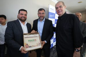 Leia mais sobre o artigo Governador destaca apoio ao comércio durante estiagem e reforça injeção de R$ 1,5 bilhão na economia com pagamento do 13º