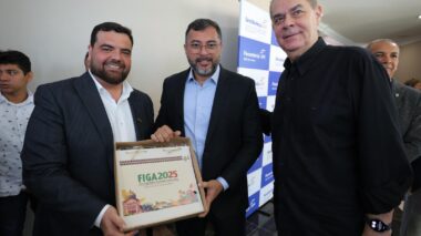 Governador destaca apoio ao comércio durante estiagem e reforça injeção de R$ 1,5 bilhão na economia com pagamento do 13º