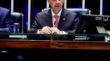 Senador Omar destaca avanço no projeto de construção do novo porto na Manaus Moderna
