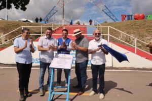 Leia mais sobre o artigo Governador Wilson Lima entrega sistema viário e estádio em Boa Vista do Ramos em agenda por municípios do Baixo Amazonas