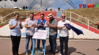 Governador Wilson Lima entrega sistema viário e estádio em Boa Vista do Ramos em agenda por municípios do Baixo Amazonas