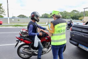 Leia mais sobre o artigo Ação educativa da Prefeitura de Manaus alerta para evitar excesso de velocidade e início de operação de radares de fiscalização