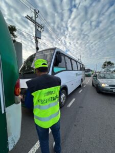 Leia mais sobre o artigo Prefeitura de Manaus realiza operação ‘Transporte Legal’ na zona Oeste