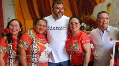 Governador Wilson Lima destaca atuação dos bastidores de costureiras e trabalhadores dos bois Caprichoso e Garantido