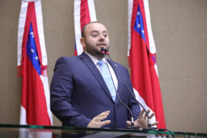 Leia mais sobre o artigo Com a presença de prefeitos e parlamentares do AM, Fausto Jr quer equilíbrio fiscal dos municípios por meio de PEC