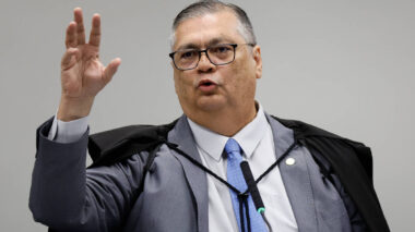 Dino se solidariza com Moraes após sanção dos EUA e diz que decisões são ratificadas por colegiado