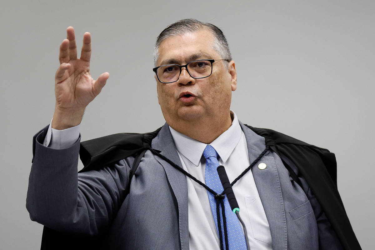 No momento, você está visualizando Dino se solidariza com Moraes após sanção dos EUA e diz que decisões são ratificadas por colegiado