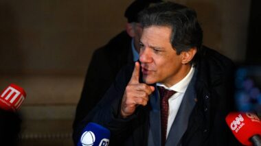 Haddad minimiza crise com o Congresso e diz que consulta sobre IOF é democrática