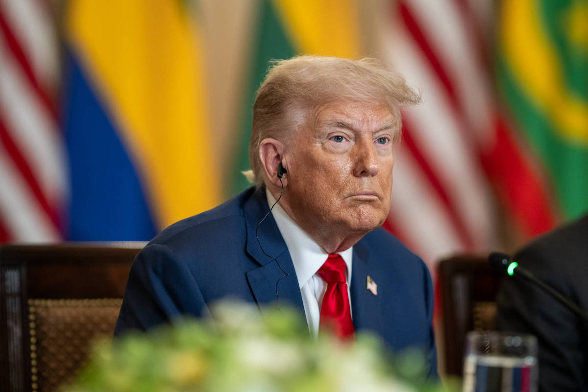 No momento, você está visualizando Trump assina decreto que aplica sobretaxa de 50% sobre produtos brasileiros, mas abre exceções