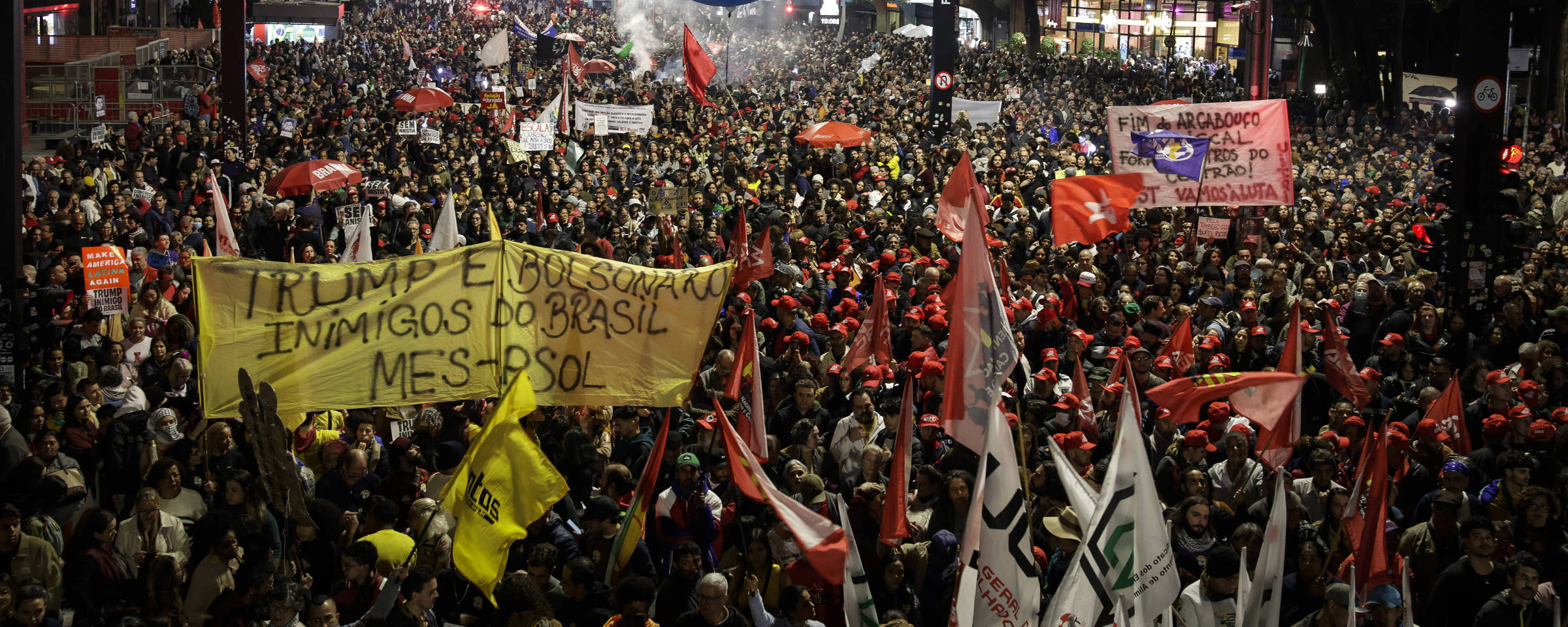 No momento, você está visualizando Ato da esquerda para pressionar Congresso tem críticas a Bolsonaro, Tarcísio e Trump