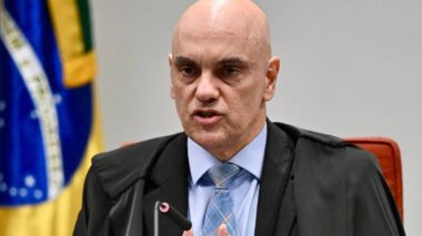 Moraes diz que Bolsonaro descumpriu ordem, mas nega prisão e afirma que não há veto a entrevista