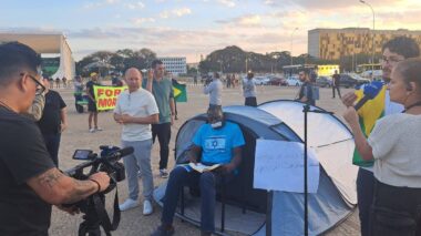 Moraes ordena remoção de deputados do PL acampados em frente ao STF