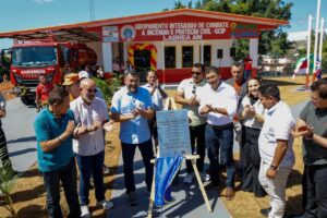 Leia mais sobre o artigo Governador Wilson Lima entrega Grupamento Integrado de Combate a Incêndio em Lábrea e reforça atuação dos bombeiros no sul do Amazonas