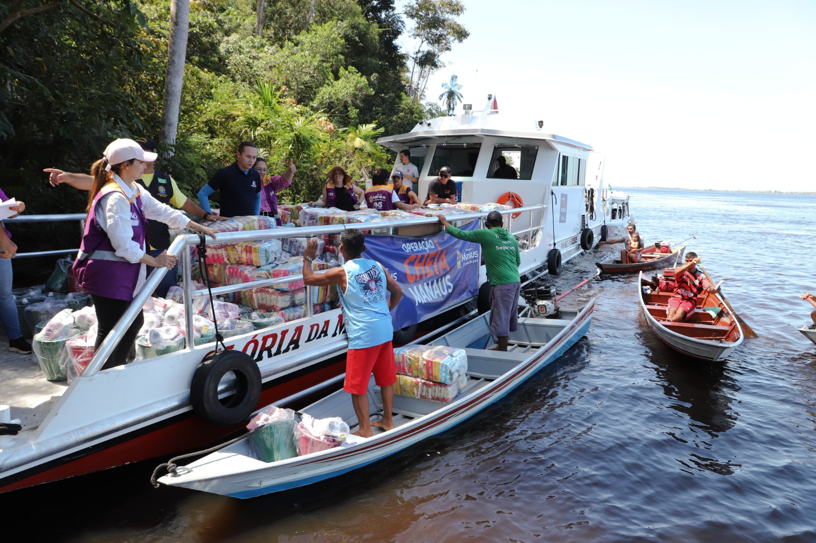 No momento, você está visualizando Prefeitura de Manaus reforça apoio às famílias afetadas pela cheia no rio Amazonas