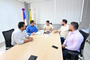 Leia mais sobre o artigo Prefeito David Almeida anuncia repasse de R$ 6 milhões do Proesc para mais de 500 escolas municipais