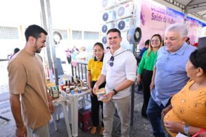 Leia mais sobre o artigo Prefeito David Almeida celebra dois anos do Dimicro com primeira edição do ‘Semtepi Itinerante’ de 2025