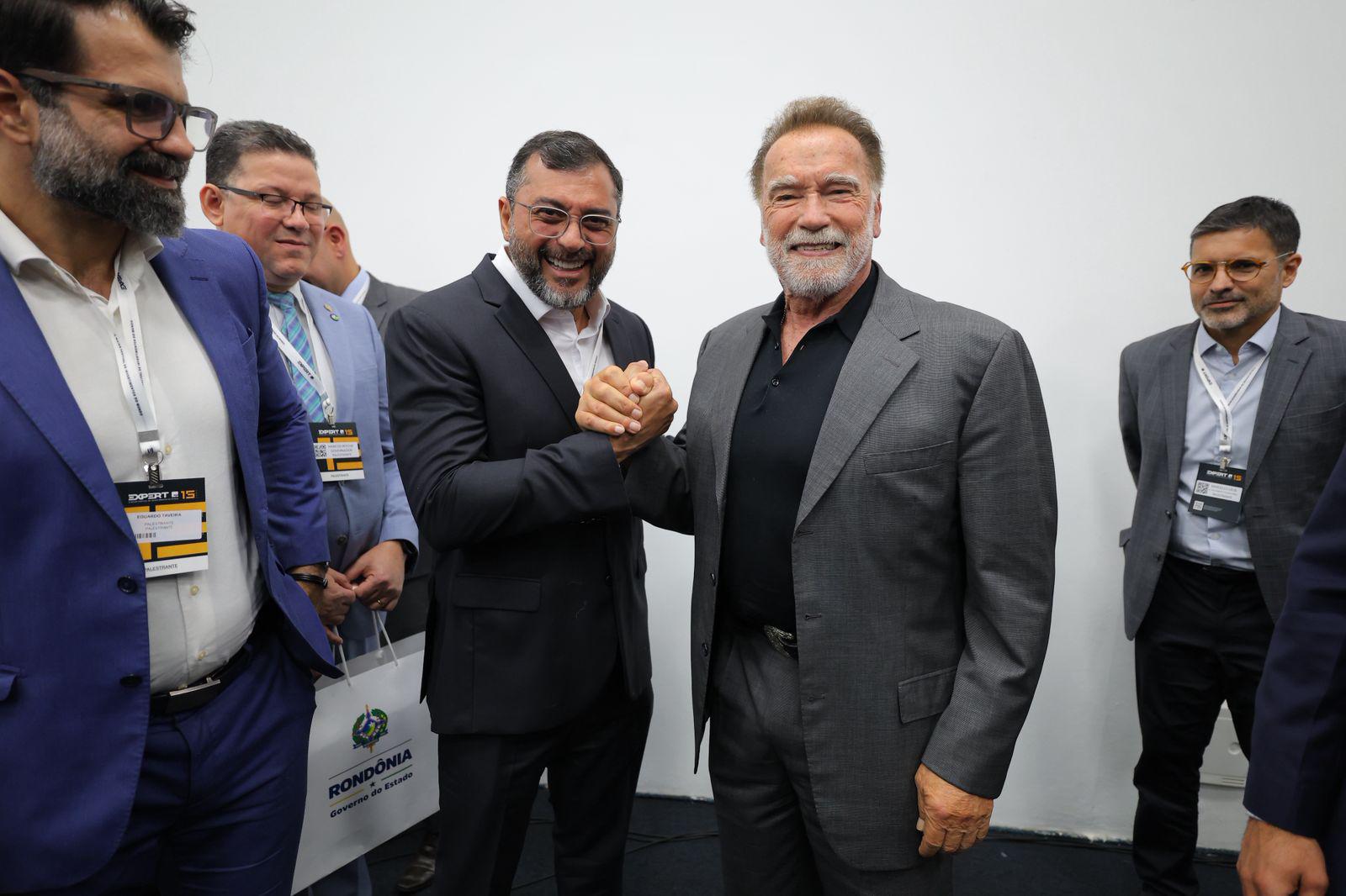 No momento, você está visualizando Governador Wilson Lima apresenta a Arnold Schwarzenegger papel estratégico do Amazonas na agenda climática global e na defesa dos povos da floresta