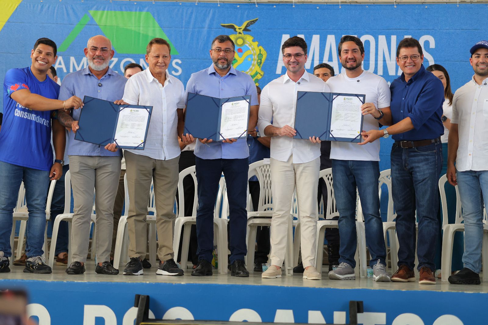 No momento, você está visualizando Governador Wilson Lima entrega títulos definitivos e anuncia regularização de 1,8 mil imóveis em Manaus
