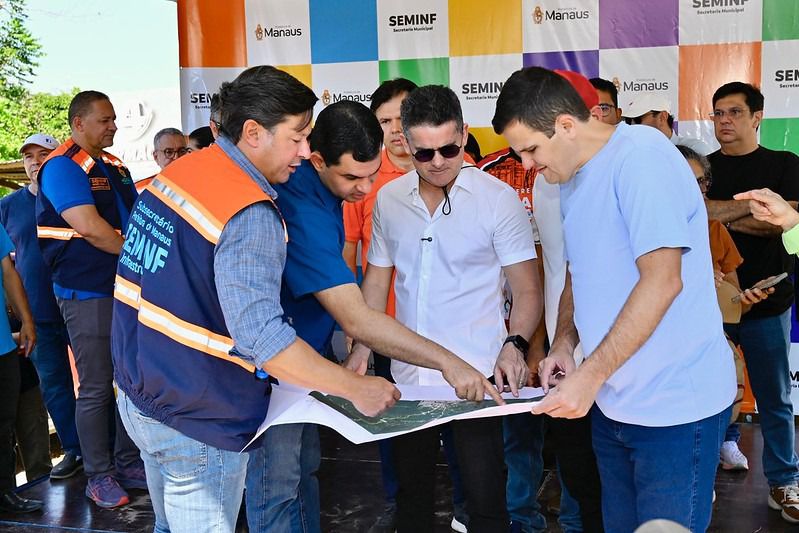 No momento, você está visualizando Prefeito David Almeida dá ordem de serviço para asfaltamento de quatro ramais e reforça compromisso com a zona rural de Manaus