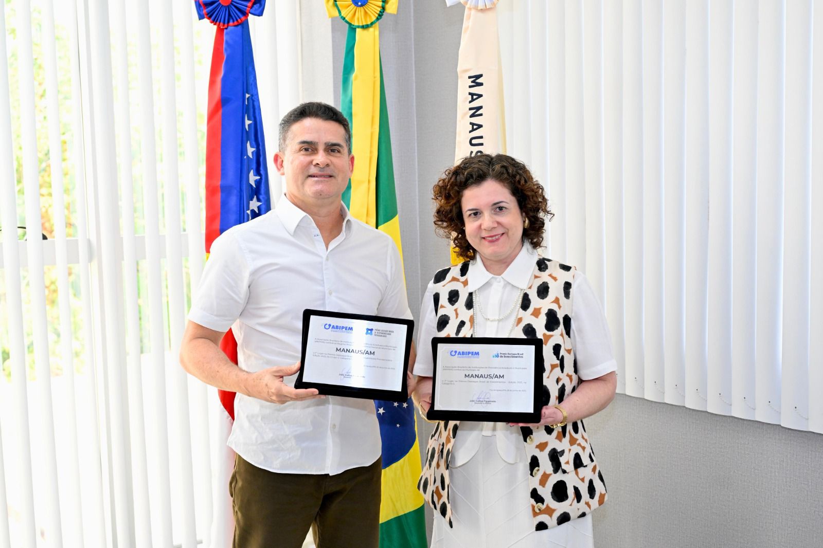 No momento, você está visualizando Prefeito David Almeida celebra reconhecimento nacional da Manaus Previdência com dois prêmios em congresso da Abipem
