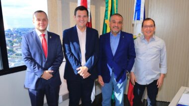 Prefeito em exercício Renato Junior visita TJ-AM e defende diálogo entre os poderes: ‘Harmonia institucional beneficia o povo’