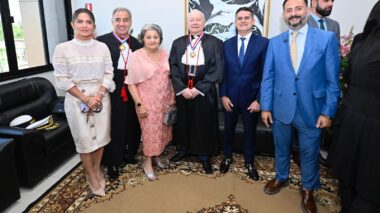 Prefeito David Almeida prestigia posse de novas desembargadoras e reforça compromisso com a valorização das mulheres no poder