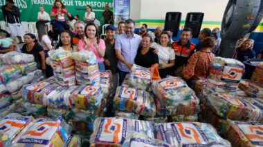 Operação Cheia 2025: Governador Wilson Lima entrega 80 toneladas de alimentos para famílias afetadas pela cheia no Careiro da Várzea