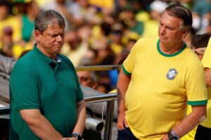 Leia mais sobre o artigo Moraes autoriza visita de Tarcísio a Bolsonaro em prisão domiciliar