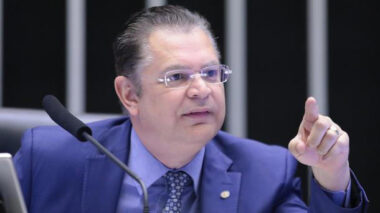 Sóstenes ameaça Moraes após ação contra Malafaia: “tome cuidado”