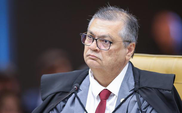 No momento, você está visualizando Investigação de Dino com emendas Pix abre nova frente de confronto com Congresso