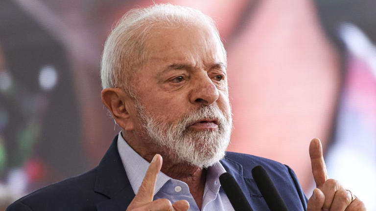 No momento, você está visualizando Lula assina nomeações para tribunais superiores