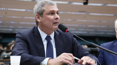 Lindbergh contesta tentativa do Partido Novo de intervir em ação no STF sobre sanções estrangeiras