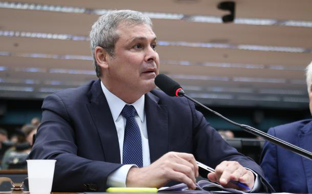 No momento, você está visualizando Lindbergh contesta tentativa do Partido Novo de intervir em ação no STF sobre sanções estrangeiras