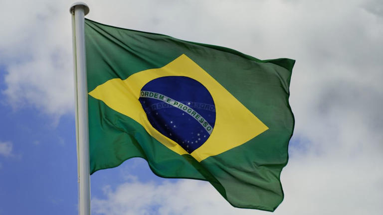 No momento, você está visualizando Brasil entra em alerta após Trump taxar a Índia